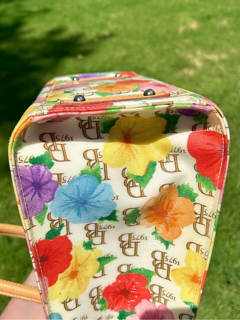 Dooney & Bourke DB 1975 Hibiscus Floral Janine Satchel & Wallet EUC - Picture 10 of 16
